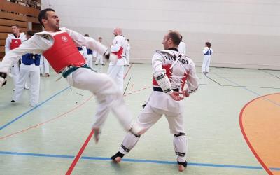 Fortbildung in Kampf und Selbstverteidiung: Kinder-und Jugendlehrgang